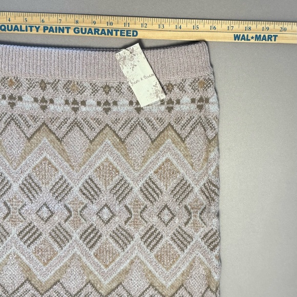 NWT Hem & Thread Tan Patterned Mini Skirt - Picture 5 of 6